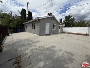 Building Photo - 18601 Hiawatha St