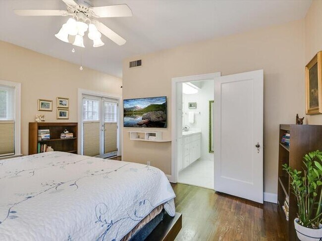Building Photo - Charming 4 beds 4 baths in Austin!