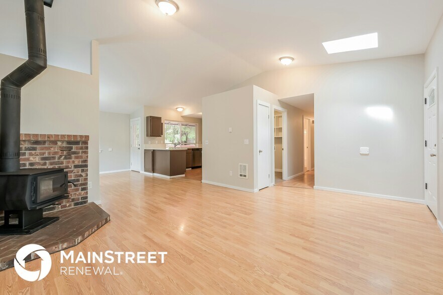 Building Photo - 15914 86th Ave Ct E