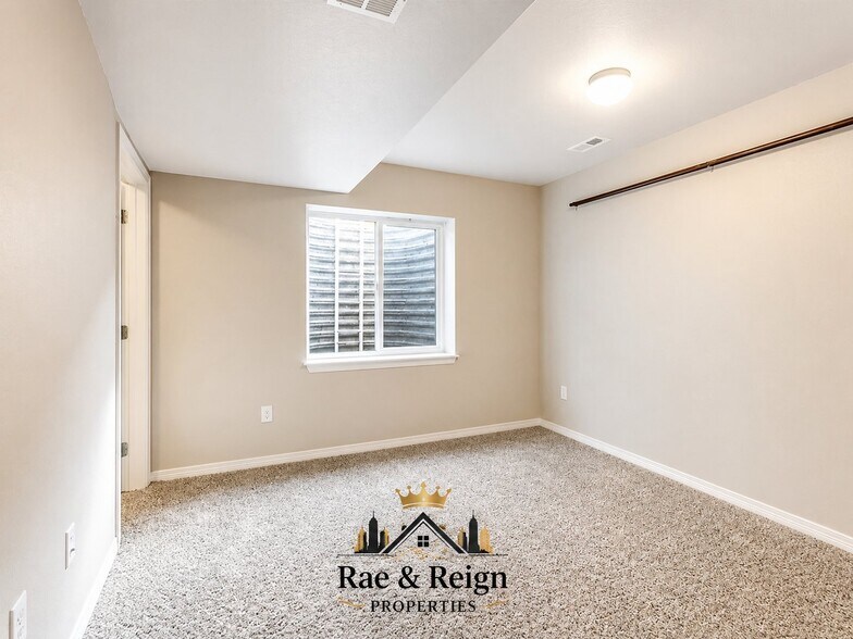 Building Photo - 12029 Eagle Crest Ct