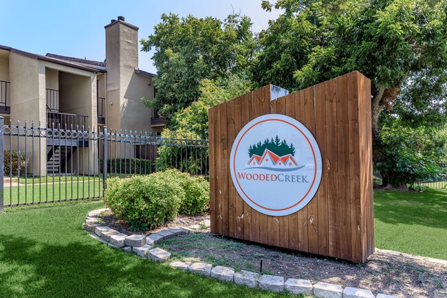 Building Photo - Wooded Creek