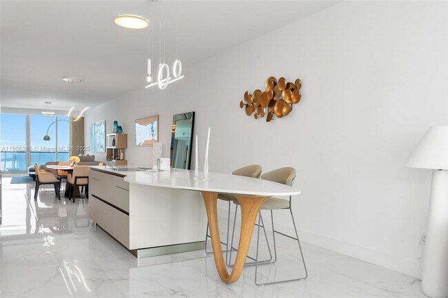 Building Photo - 16901 Collins Ave