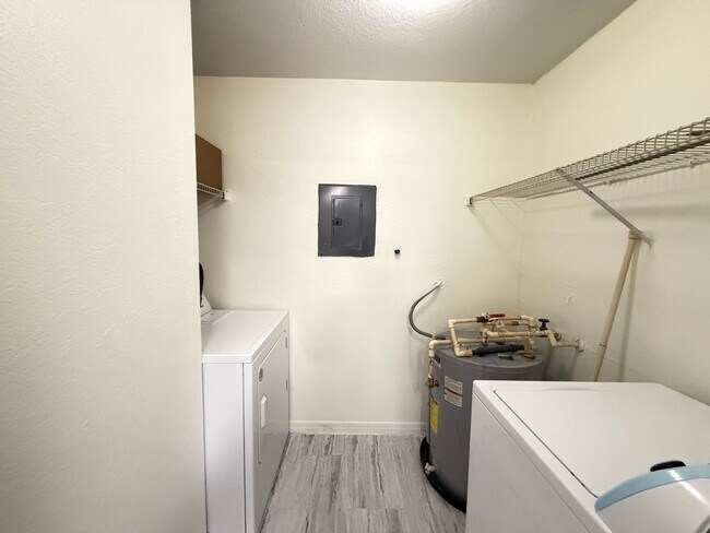 Building Photo - Condo for rent on SANDLAKE PRIVATE RESIDENCES
