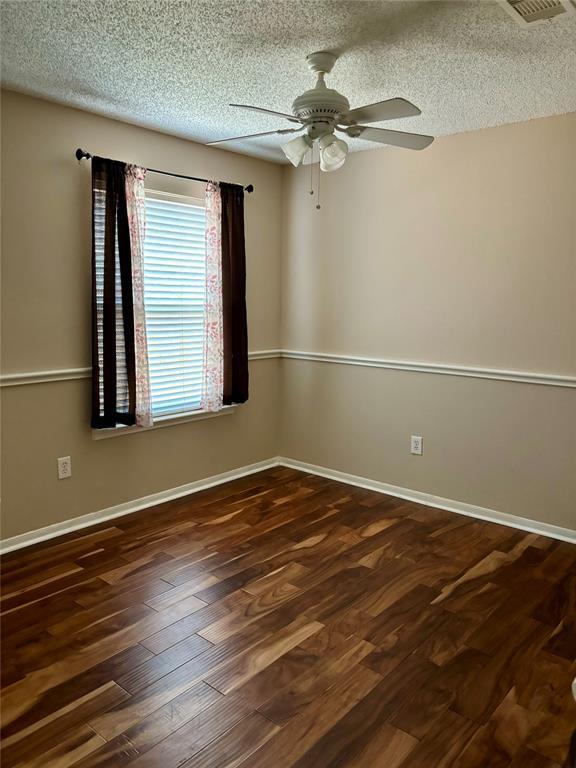 Building Photo - 3909 Ashwood Dr