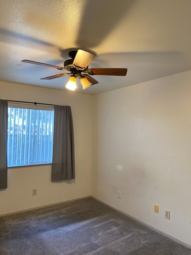 Building Photo - Charming home available - desirable Atwate...