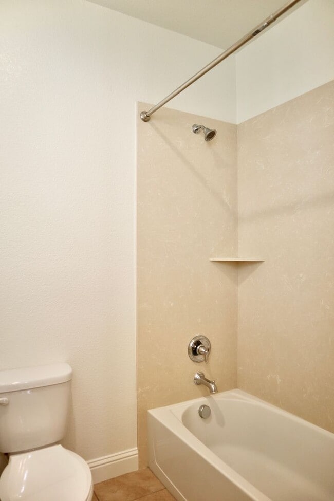 Building Photo - Stunning 3,400 Square Foot Home For Rent! ...