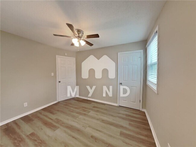 Building Photo - 406 Blair Villa Dr SE