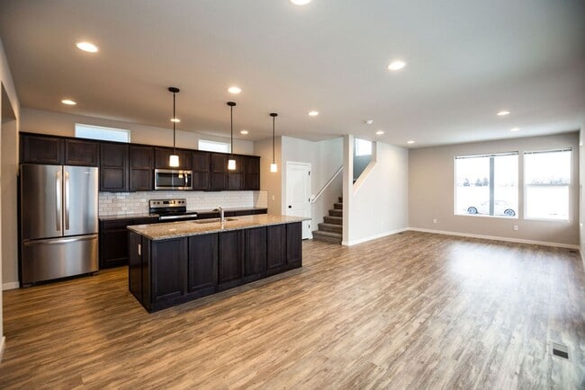 Building Photo - Beautiful Home in Mosaic Neighborhood