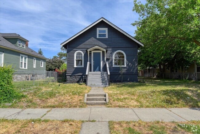 Building Photo - 1023 E Augusta Ave