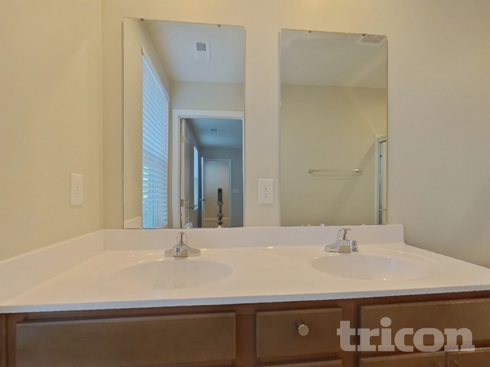 Building Photo - 8991 Celtic Dr