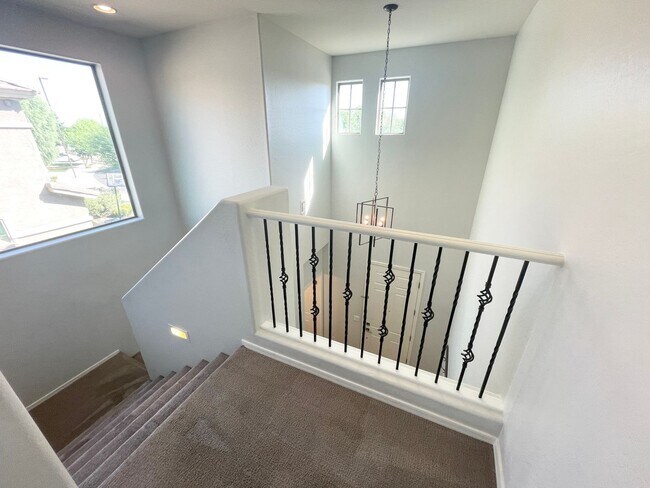 Building Photo - Upgraded Two Story Home In Power Ranch! To...