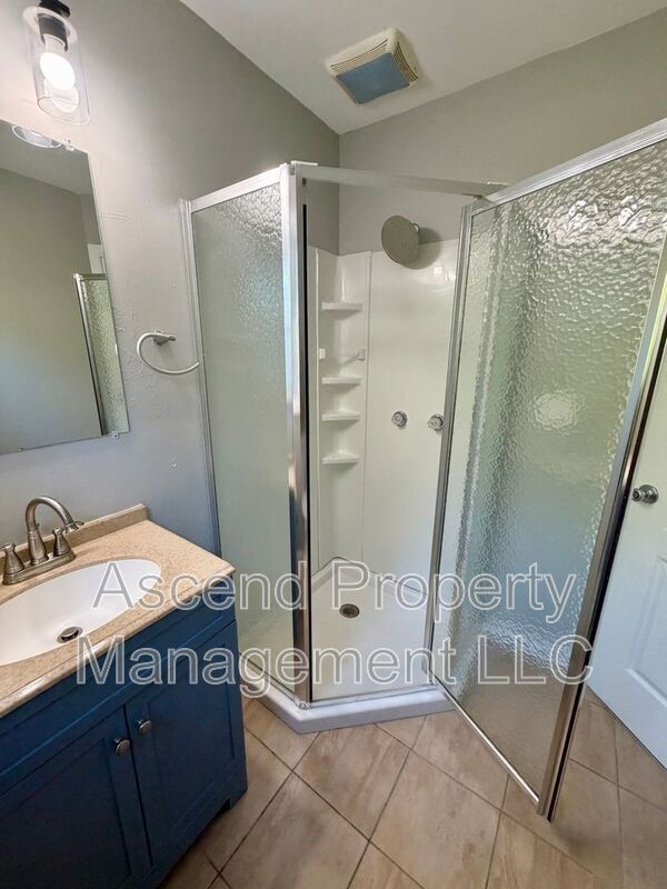 Building Photo - 7707 Canyon Dr