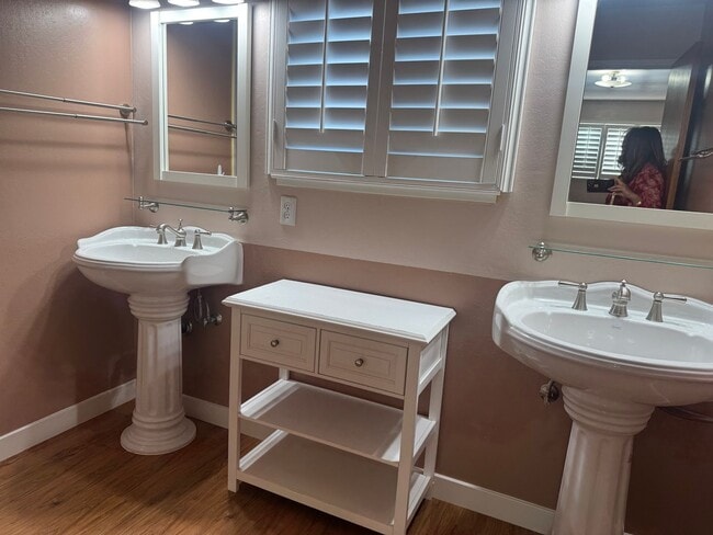 Building Photo - 519 San Remo St