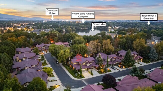 Building Photo - Luxury 3-Bedroom, 2.5-Bath Townhouse Retreat in the Heart of Boise