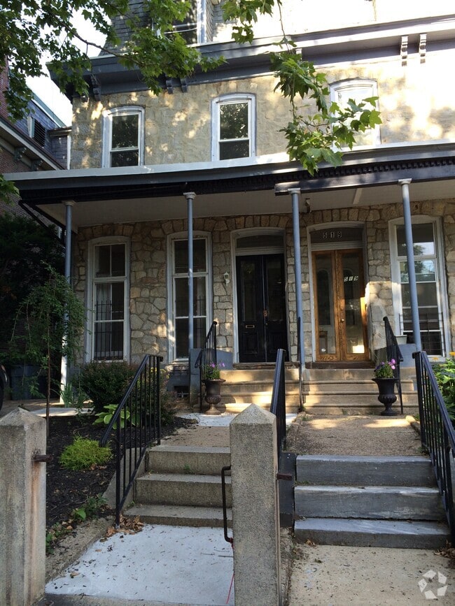 Building Photo - 517 S 41st St