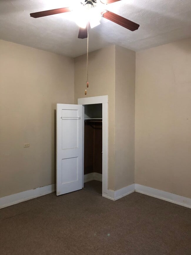 Building Photo - 1 Bedroom Apartment Close to SHSU