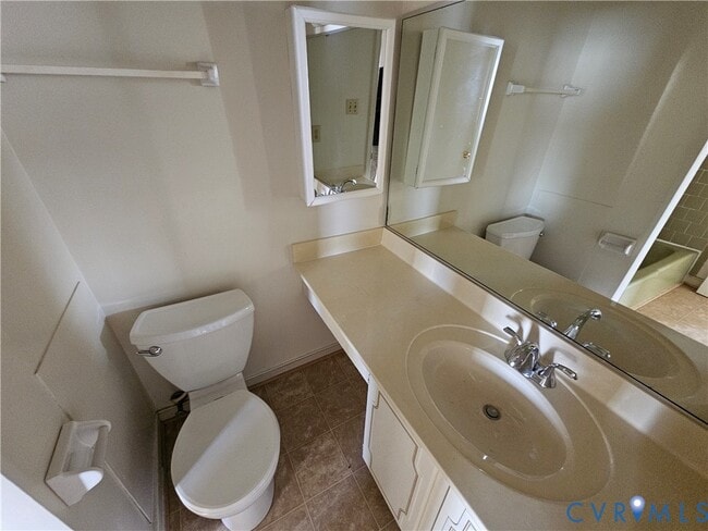 Building Photo - 817 Nantucket Ct