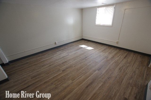 Building Photo - 219-B