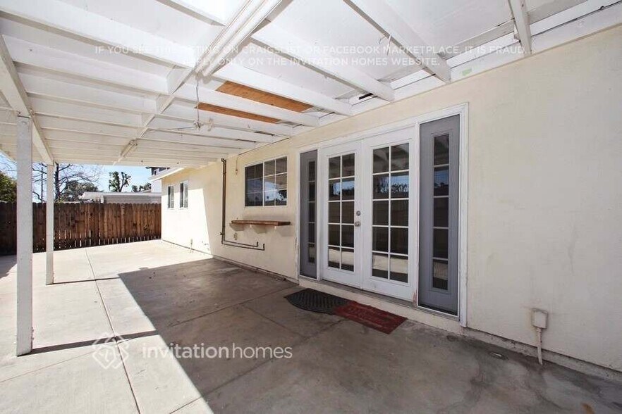 Building Photo - 3186 E Radcliffe Ave