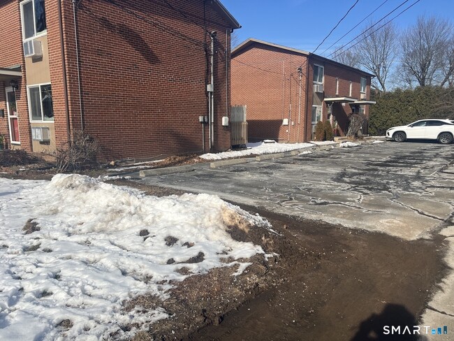 Building Photo - 275 Pierremount Ave