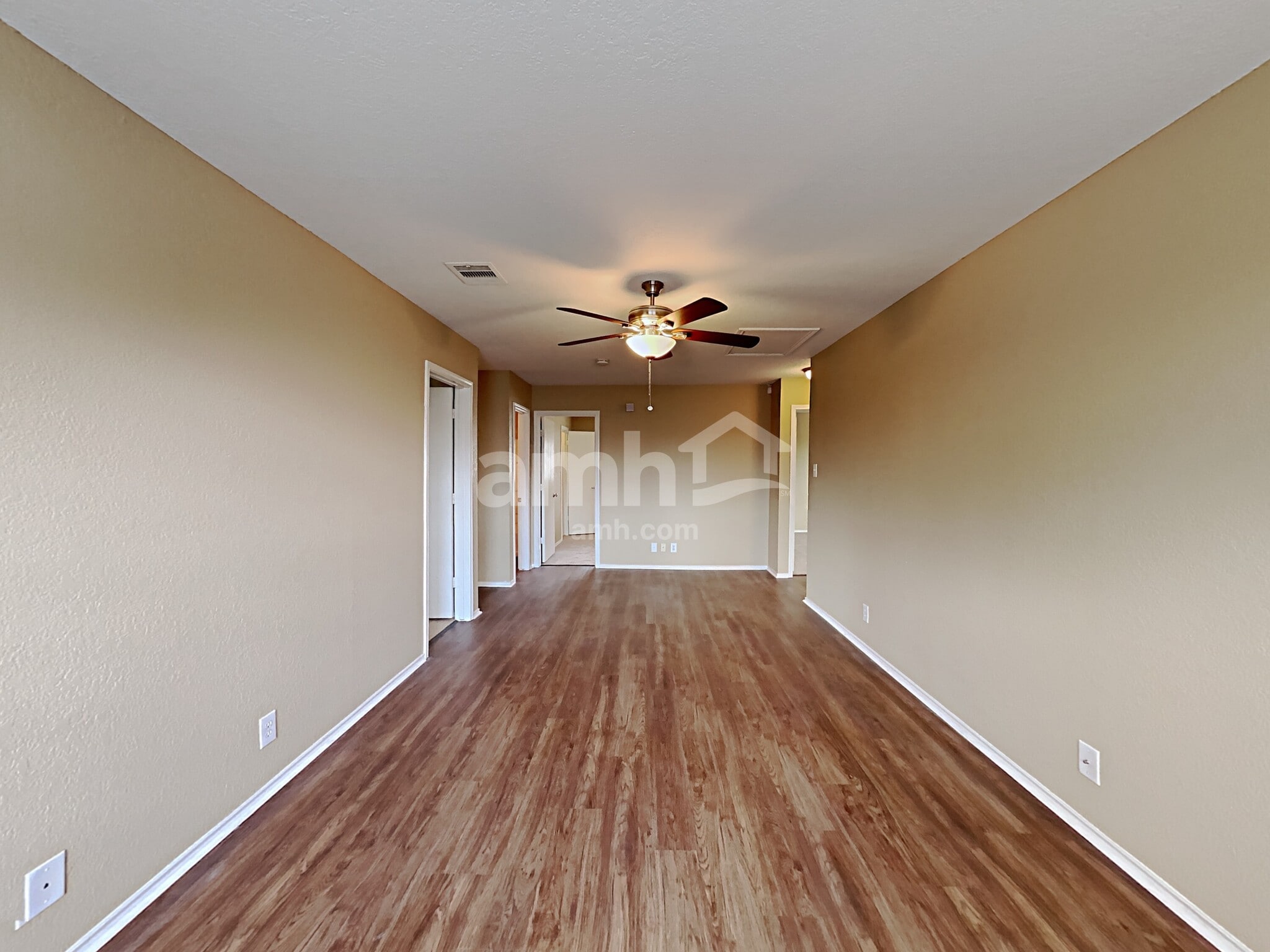 Building Photo - 1303 Range Fld