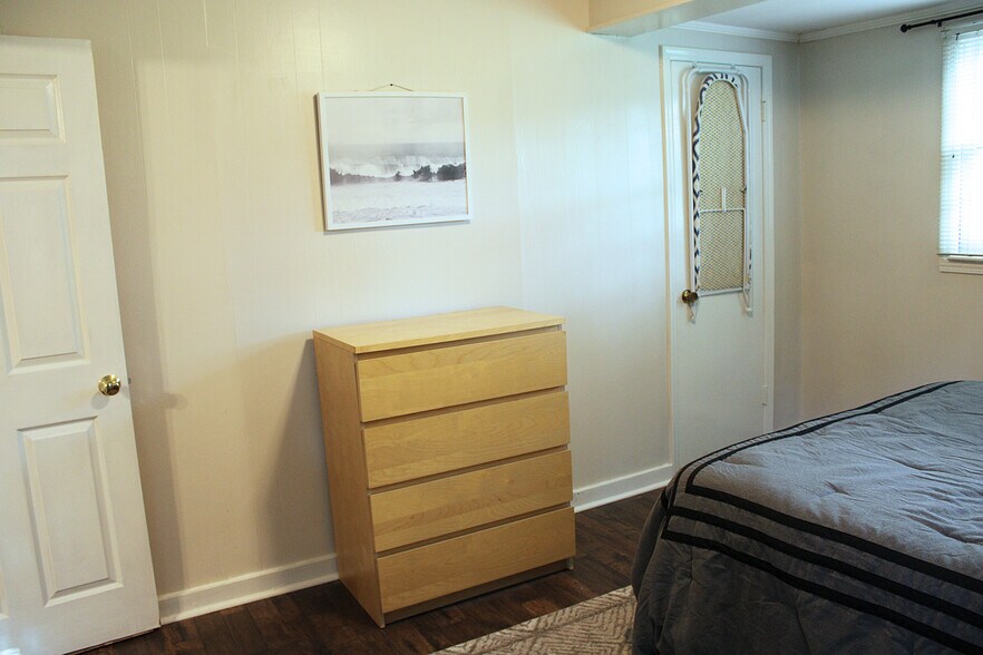 Building Photo - 2529 Napier Ave