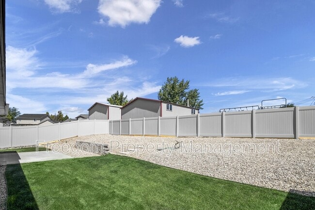 Building Photo - 2934 S Alcamo Wy