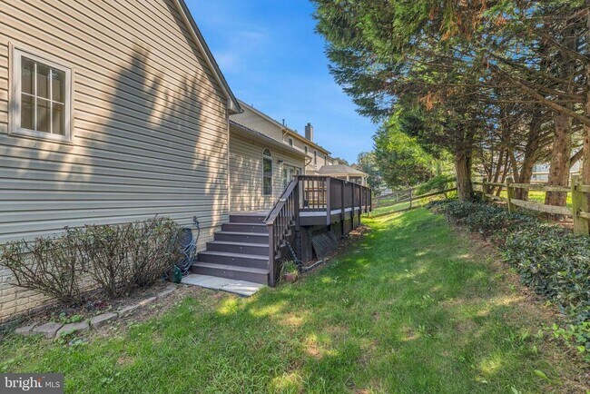 Building Photo - 46855 Willowood Pl