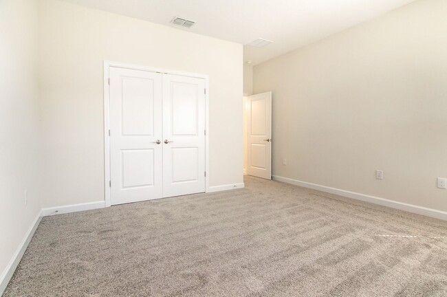 Building Photo - Lovely 5bd/3.5bath FOR RENT in highly soug...