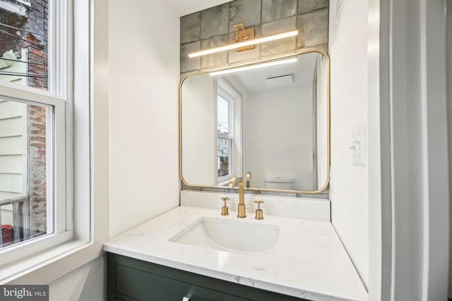 Building Photo - 3348 Chestnut Ave