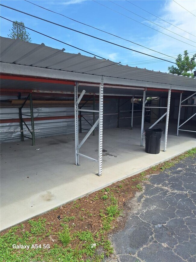 Building Photo - 2221 N 61st Terrace