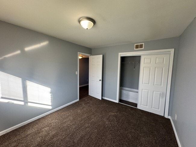 Building Photo - Warren Park 2 Bedroom Apartment