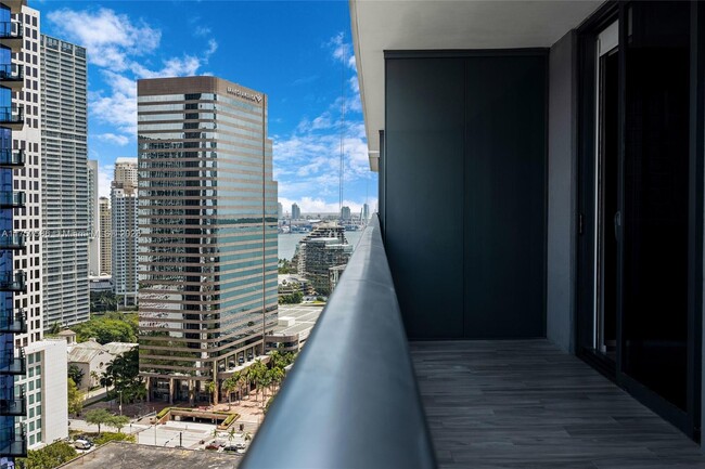 Building Photo - 801 S Miami Ave