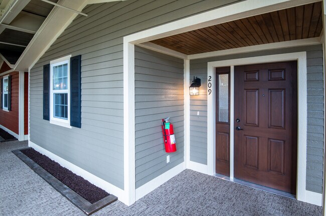 Building Photo - 433 W Railroad St