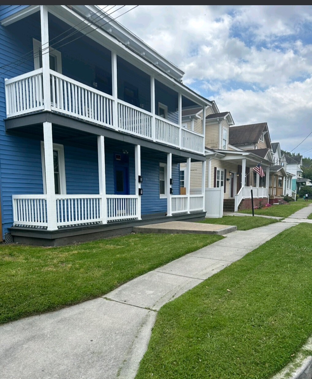 Front yard - 1542 Dungee St