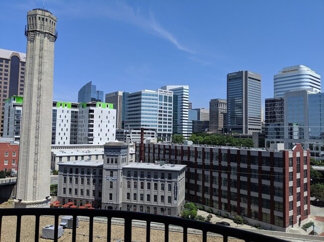 Building Photo - Condo with a View, City that is!
