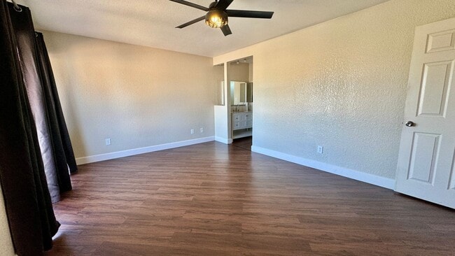 Building Photo - Gorgeous, renovated 4-bedroom home central...