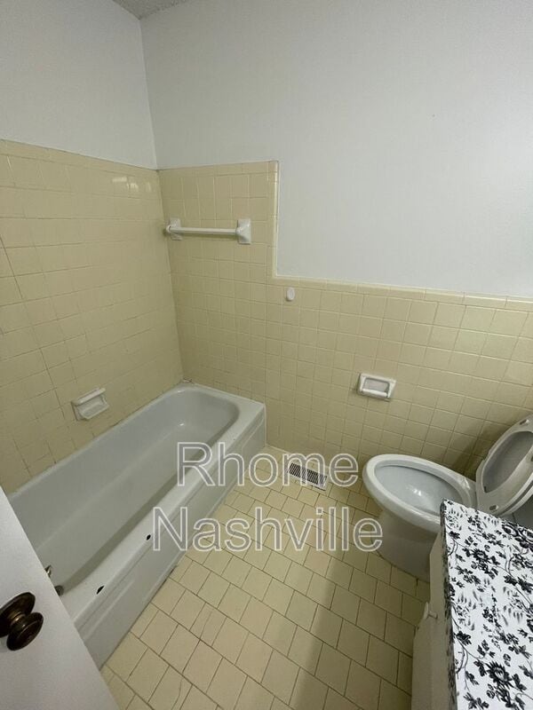 Building Photo - 5161/5163 Hilson