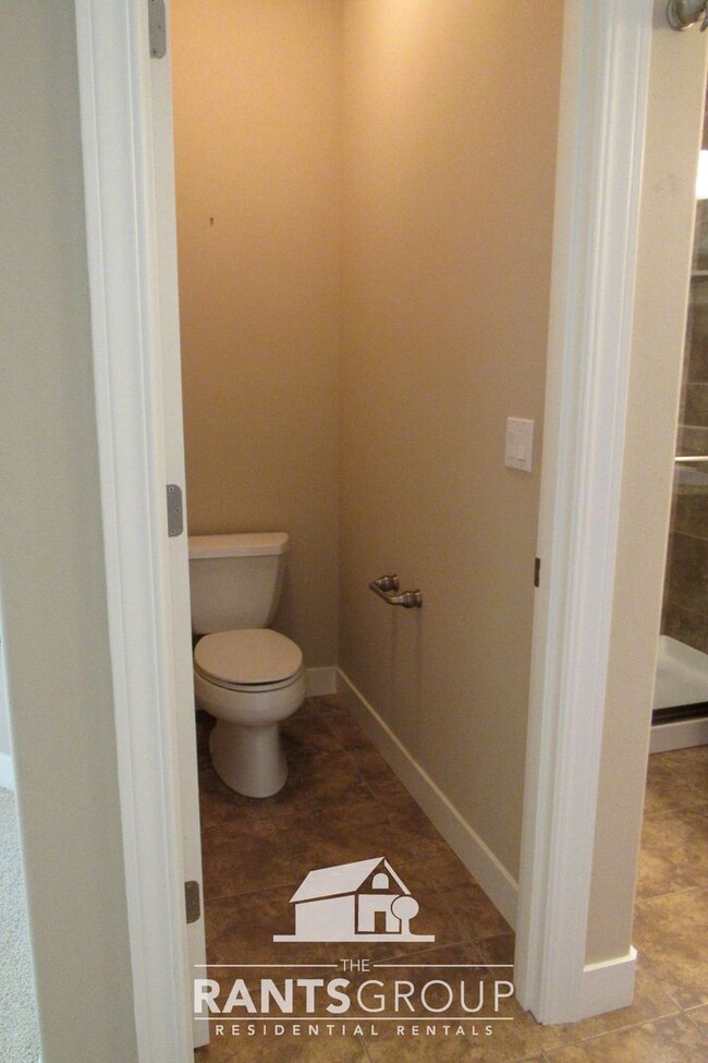 Building Photo - Spacious Single-Family Home in Olympia’s I...