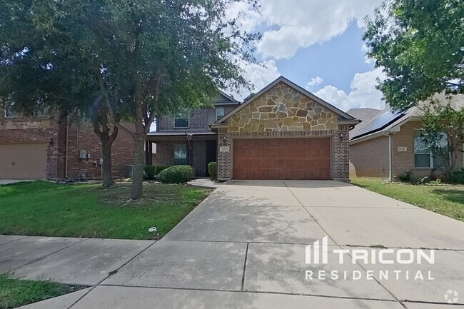 Building Photo - 8757 Royalwood Dr