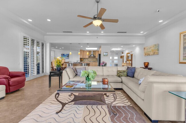 Building Photo - 10 Colgate Dr