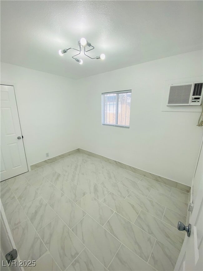 Building Photo - 246 W Philadelphia Ave