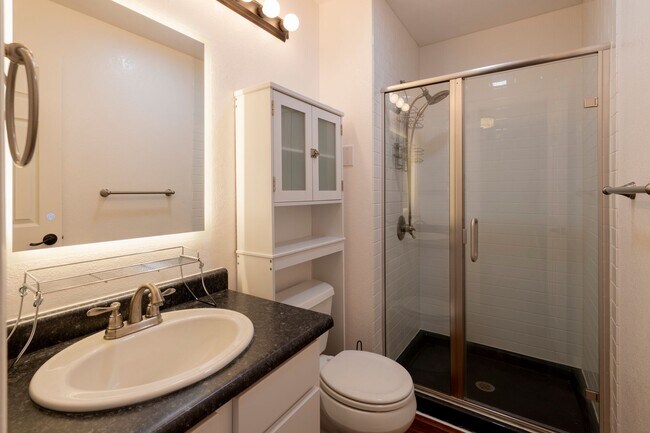 Building Photo - Wonderful 4-bed, 3-bath home adjacent to walking paths and parks