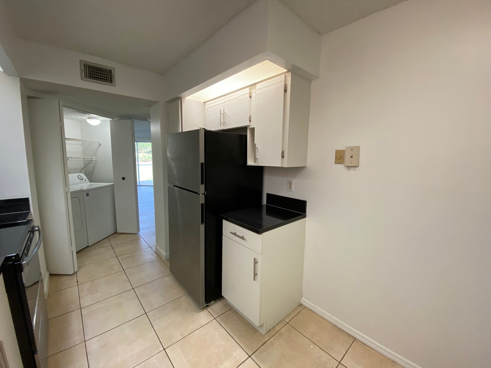 Building Photo - 2629 SE 19th Ct