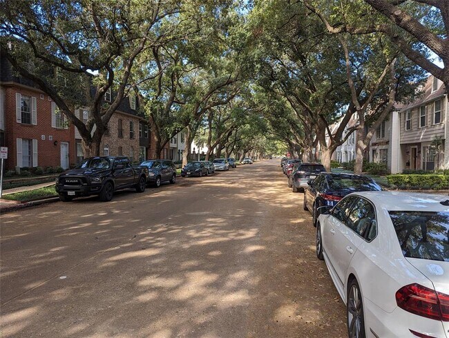 Primary Photo - 355 N Post Oak Ln