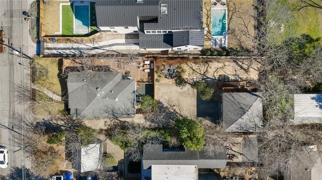 Building Photo - 2109 Brackenridge St