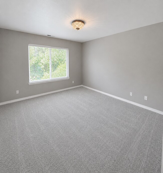 Building Photo - 60974 Snowbrush Dr