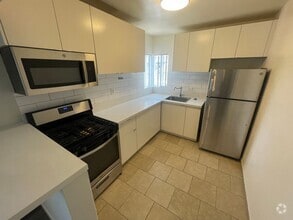 Building Photo - NEWLY REMODELED Mission Beach 1Bed 1 Bath ...