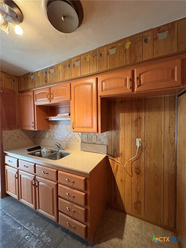 Building Photo - 1313 Elia St