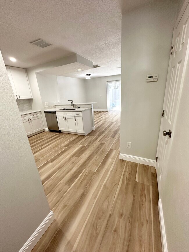 Building Photo - 804 E South St